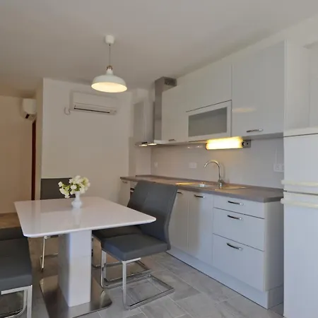 Panoramic Apartments Anic Blato  Room photo